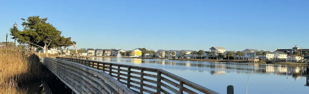 Carolina Beach Lake loop trail and bridge